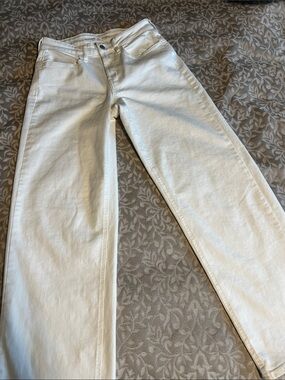 Old Navy White Straight-Leg Women's Jeans